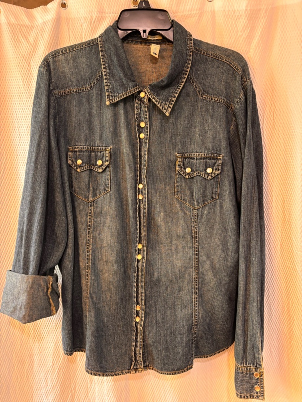 Old Navy Women’s vintage old navy jean shirt.